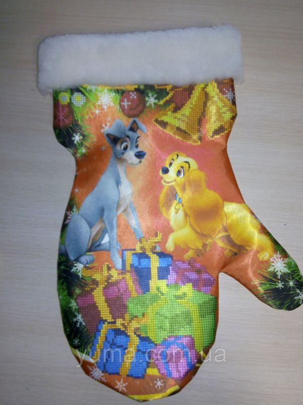 Пошита новорічна рукавичка для вишивки №6